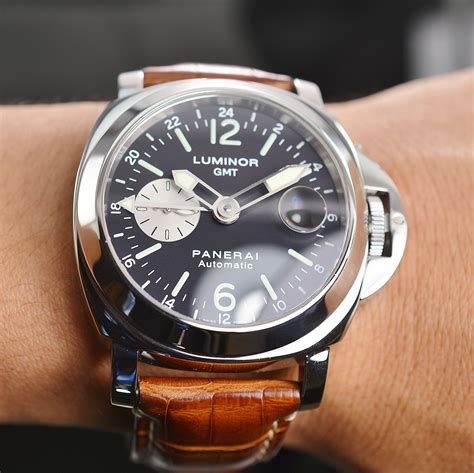 panerai luminor black dial